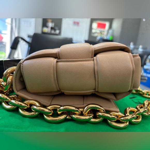 Authentic Brand New Bottega Veneta beige padded cassette Bag - Picture 6 of 13